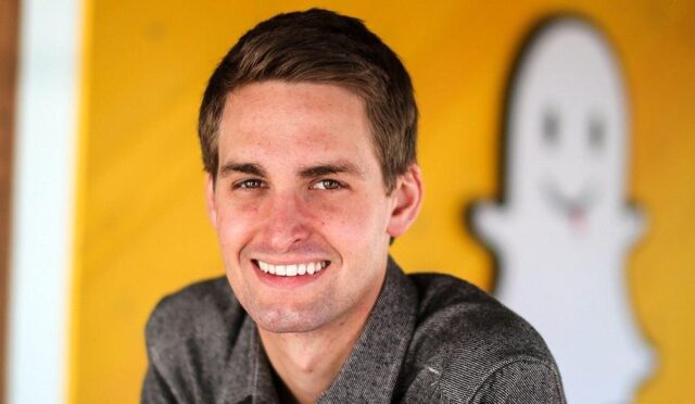 Snapchat CEO’su Apple’a Komisyon Ödemekten Memnun