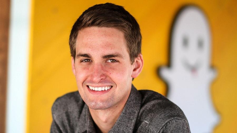 Snapchat CEO'su Apple'a Komisyon Ödemekten Memnun