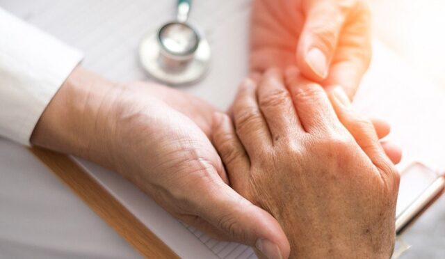 Parkinson Hastalığı Nedir, Belirtileri Nelerdir ?