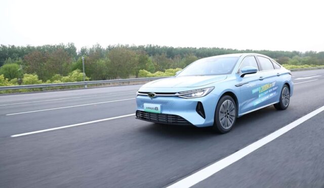 Chery’nin Yeni Sedan Modeli: Arrizo 8 PHEV