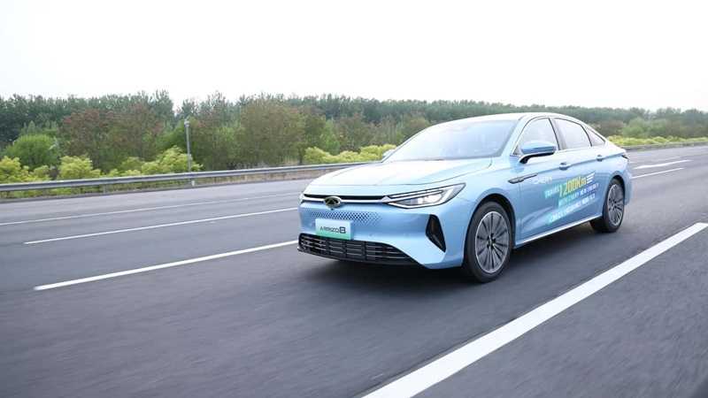 Chery’nin Yeni Sedan Modeli: Arrizo 8 PHEV